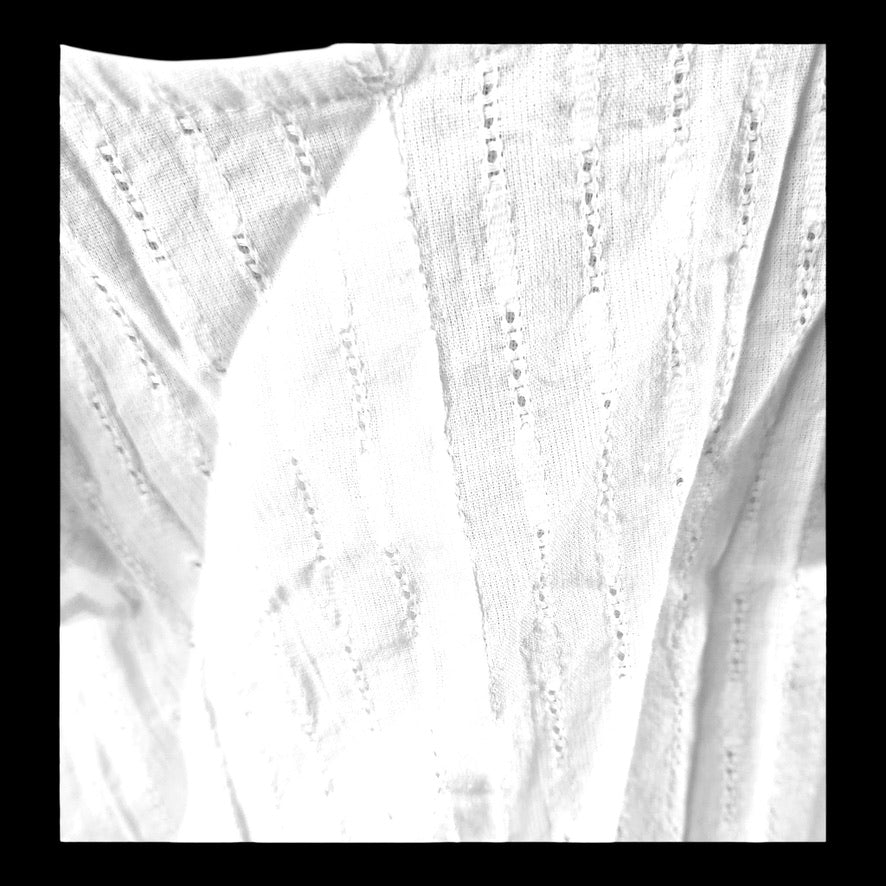 Design365 White Eyelet Blouse Size Small
